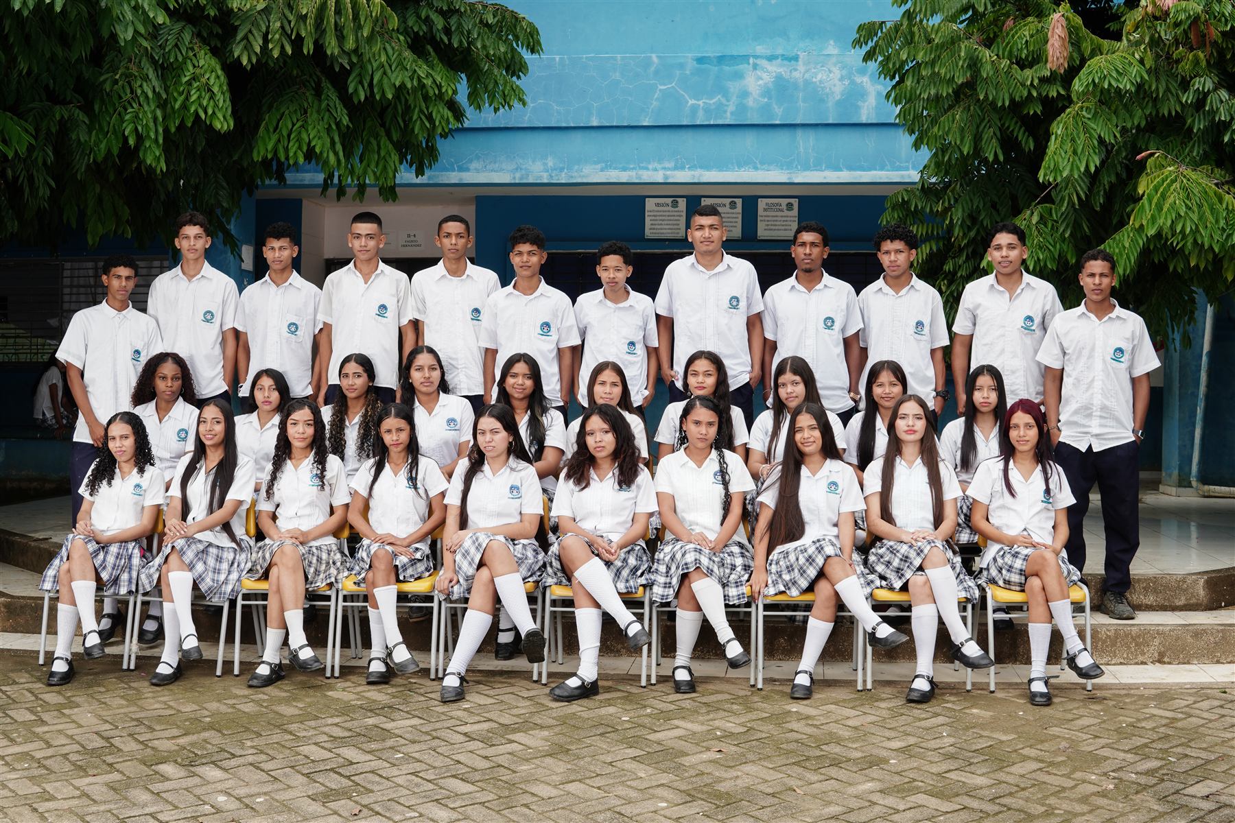 Segundo grupo de estudiantes de la promocion 2025 en el campus